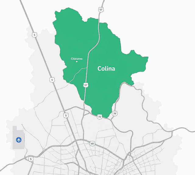 Mapa con la comuna de Colina destacada, al norte de Santiago, con el sector de Chicureo y el aeropuerto
